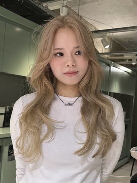 ロジ(loji) お肌に馴染む柔らかベージュカラー