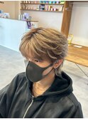 ミルクティーベージュ×20代ミディアムウルフ