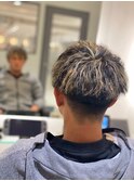 【フェード×ハイライト】立体感抜群の海外風メンズスタイル◎