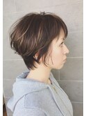 耳かけショートボブ×ハイライト×オリーブアッシュ