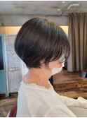 横顔美人ショート