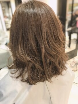 モデラート(moderato) セミロングレイヤースタイル☆ベージュカラー♪