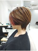 40代におすすめの前下がりショートスタイルです。