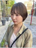 オリーブベージュ