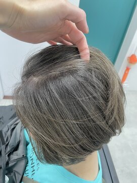 ツミキ(Tsumiki.) 白髪を楽しむヘアカラー*シルバーアッシュ