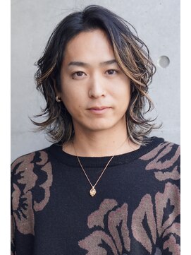 ノミネーション(Nomination) センターパート×ウェーブパーマ×ハイライト(メッシュ)