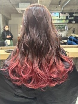 十角髪の写真/丁寧なカウンセリングであなたらしさを大切にしたデザインカラーをご提案♪周りと差をつけるならお任せ！