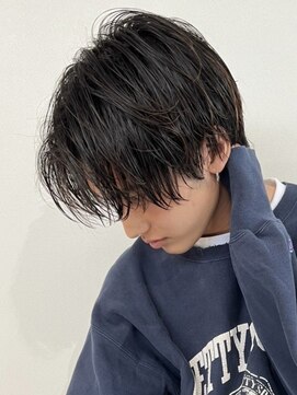 ウェイビーエフティフィフス 横浜西口(WAVEY ft.fifth) 横浜毛流れセンターパートニュアンスパーマフェザーパーマ30代◆