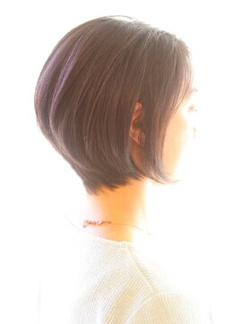 レウナ 外苑前(Reuna) 【３０代・４０代・５０代】耳かけひし形ナチュラルボブ