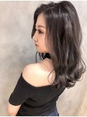 肩下セミロング　レイヤーカット　アッシュグレージュ