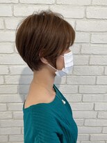 アヘッド(ahead) ベージュ系 ベリーショート