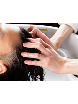 スパニスト在籍◎香りの選べるヘッドスパや"頭浸浴"でリラックスタイムを♪血行促進し頭皮から健康な髪に！