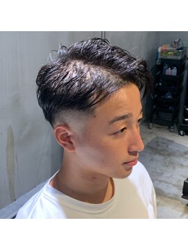 メンズヘアースパイス 本庄(Mens Hair SPICE) サイドパートスキンフェード