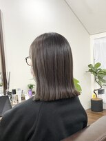 ホンネ(honne.) ダークアッシュ×切りっぱなし