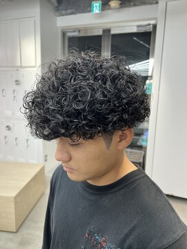 レタッチ バイ フィフス 天神大名(RETOUCH by fifth) プードルパーマハードスパイラルパーママッシュメンズパーマ束感