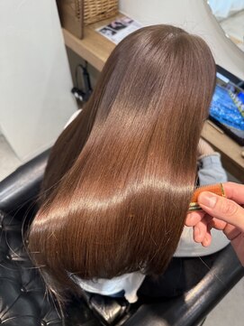 ニフティー(Nifty) イルミナカラー/レイヤーカット/水素カラー/縮毛矯正