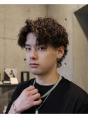 バロックパーマセンターパート強めツイストスパイラルパーマ