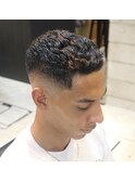 ワイルドツーブロックくせ毛風パーマスキンフフェードカット