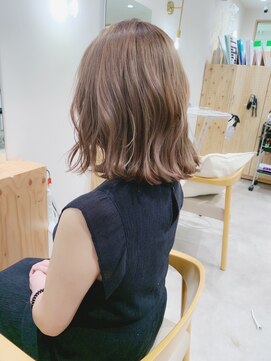 チェレ ロッソ 金剛店(Chere rosso) ミルクティーベージュの透明感カラー×ミディアムハイライト