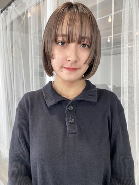 シー(thee) ボブ×グレージュ