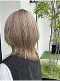 ハイトーンベージュ