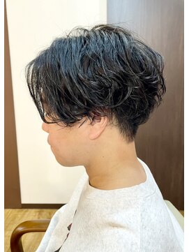 ラシクベル(Lashiku Belle) センターパート×シャドウパーマ