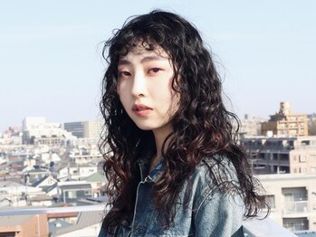 ヘアーアンドメイク フォルス(HAIR&MAKE FORS)の写真/持ちもデザイン性も重視した《FORS》のパーマでこなれ感をプラスし、マンネリヘアも簡単チェンジ☆