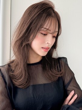 アグノス 青山(Agnos) 暗めカラー斜めバングシースルーバングナチュラルカール美髪