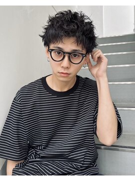 ベル 銀座並木通り店(Belle) メガネに合うベリーショートヘア&メンズパーマ