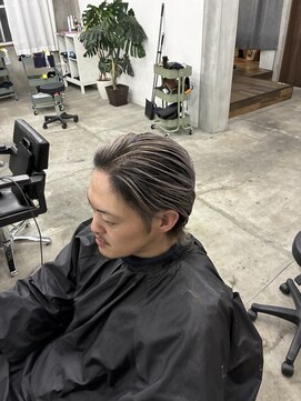 カレント 蕨(THE CURRENT) 大人ショート　白髪ぼかし　脱白髪染め　ハイライト30代40代50代