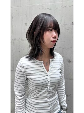 ピア ヤクイン(Pia Yakuin) ハッシュカット