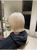 ホワイトブロンド×外ハネボブ