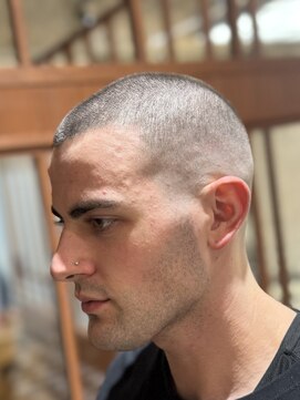 フランクス バーバー ウエストトウキョウ 吉祥寺店(FRANK’S BARBER WEST TOKYO) リバースセンターパートニュアンスパーマニュアンスウルフダウH