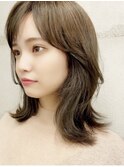 小顔に見せるヘア オルチャンヘア まろベージュくびれシルエット