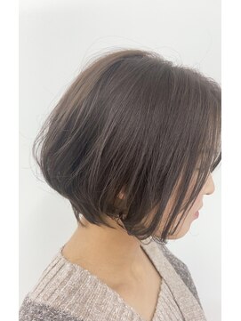 エイム(AIM) 大人可愛い前下がりショートボブ