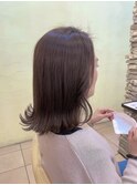 ピンクベージュ