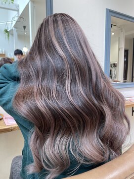 レーヴバイフィガロ(REVE by FIGARO) ホワイトピンクベージュ◎