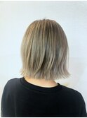 透明感グレーベージュ