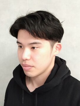 ソアー 新大阪(SOAR) メンズアッシュブラックセンターわけカルマパーマ【新大阪】