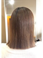 ミニマル(MINIMAL)&nbsp;極上ツヤ髪ストレート+カット+ブリーチ、ハイダメージ毛
