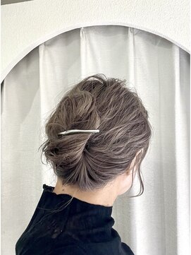 イチエ(icie) バレッタを使った簡単アレンジ◎