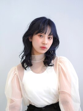 レミー(REMY) ブルーブラックミディアムスタイル