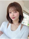 ミディアムウルフひし形シルエットボブホワイトグレージュ