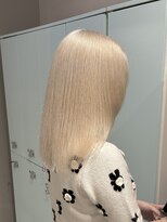 ジーナリア(Xena ria) 《Kaede》ホワイトベージュ