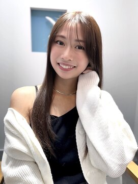 エミリー(Emily) 髪質改善とレイヤーで綺麗に