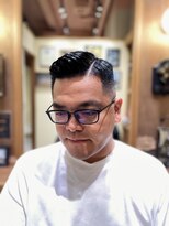 フォーコーナーズ(Four Corners)&nbsp;大人スキンフェードツーブロック刈り上げマンバン30代40代