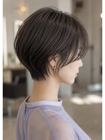 リアン アオヤマ(Liun Aoyama)&nbsp;耳かけ上品ショート/アッシュベージュ/30代/40代/50代