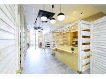 フェイスフレームデザイン(face frame design)の雰囲気（西海岸風の雰囲気を意識しました）
