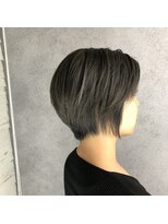 ヘアサロンM 新宿&nbsp;くびれショート×ダークグレー