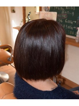 ベイブ ヘア メイク サロン(Babe hair make salon) 匂い刺激が少なくても明るく綺麗に白髪が染まるイチゴカラー